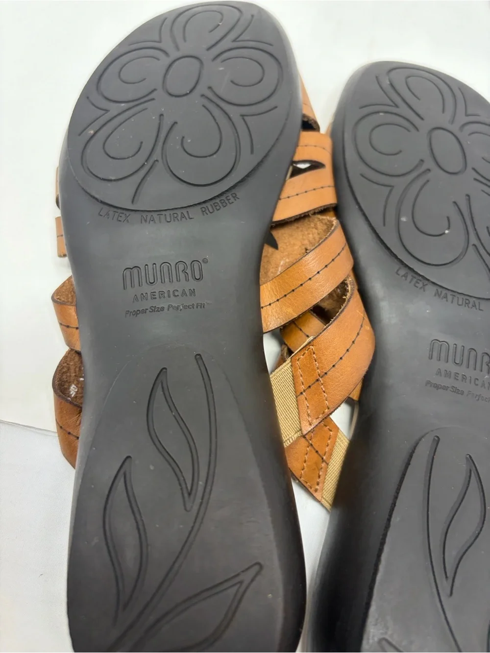 Munro Brown Cutout Slide Sandals Size 10 Excellent Condition